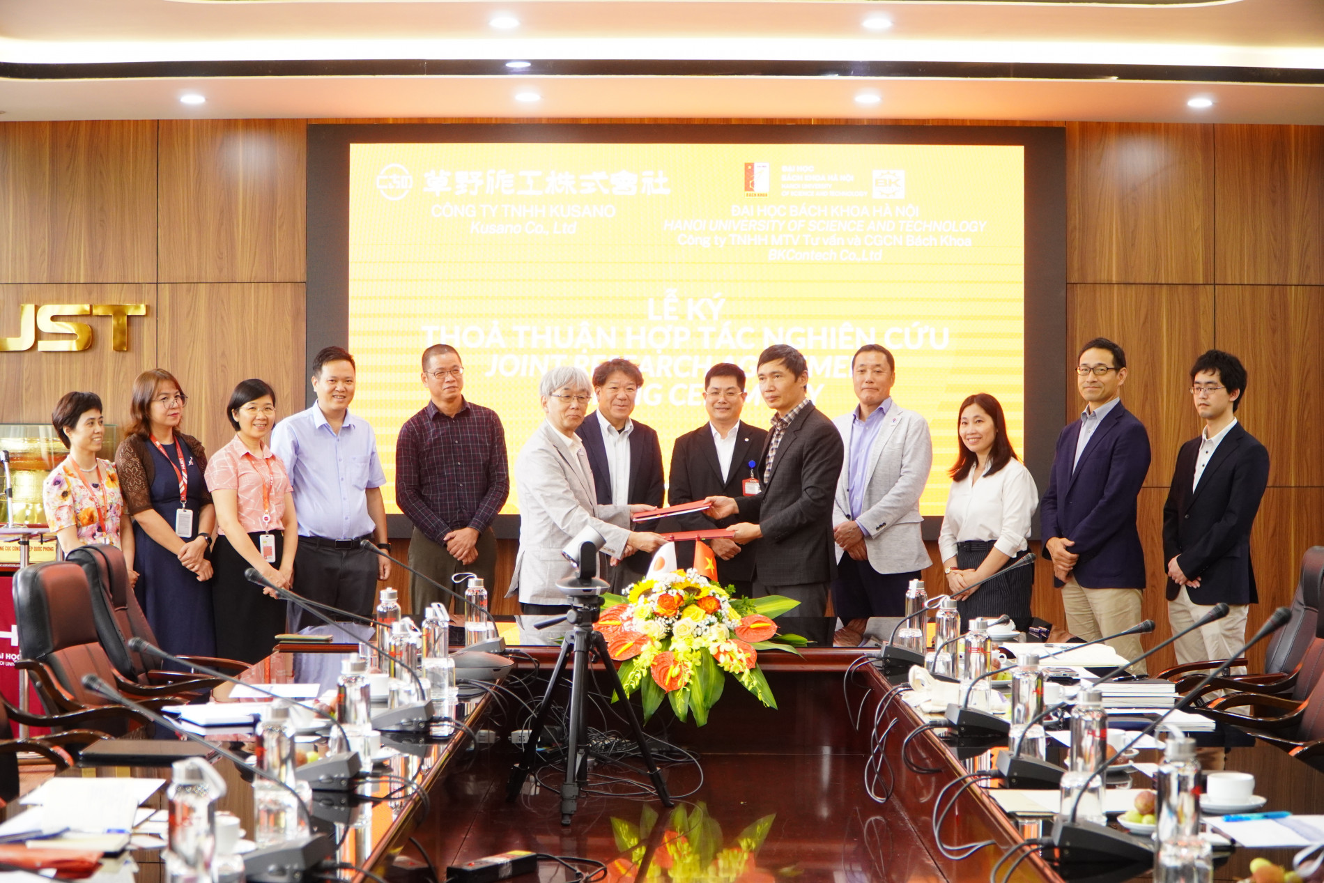 Lễ ký kết hợp tác nghiên cứu giữa BKCONTECH và doanh nghiệp Nhật Bản: mở ra hướng phát triển vật liệu mới